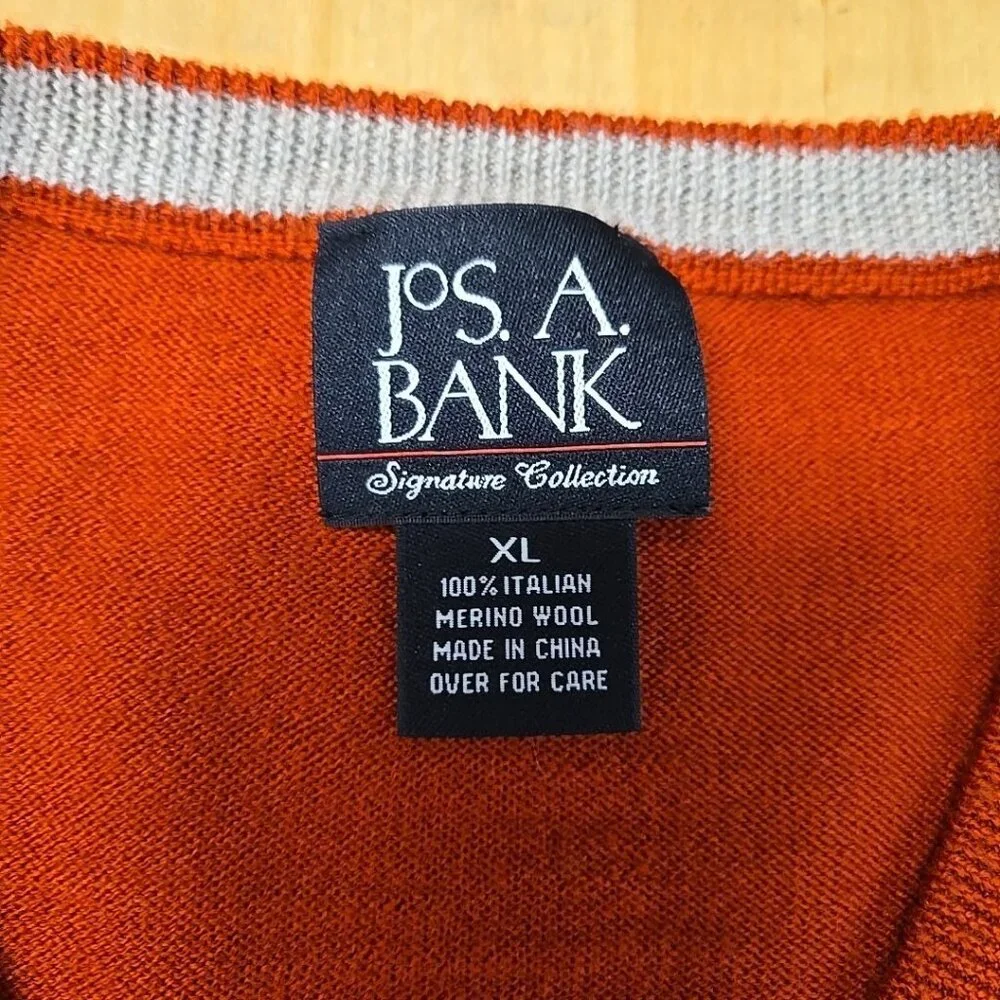 Jos. A. Bank 100% Italian Merino Wool Sweater Mens Size XL V-Neck Burnt Orange
